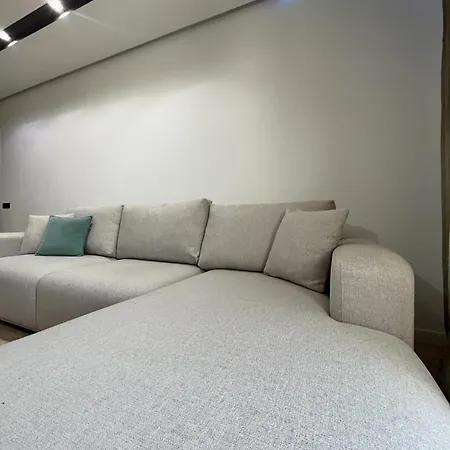 Apartment B2 3