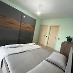 Apartment B2 3 *